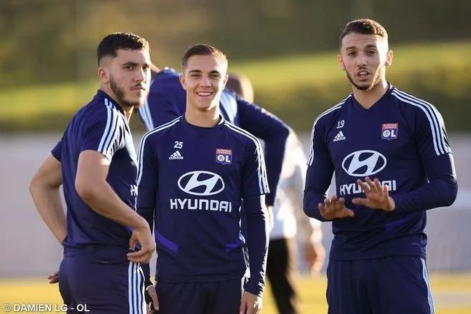 关于里昂横扫瑞士,布鲁诺统治全场的信息 关于里昂横扫瑞士,布鲁诺统治全场的信息