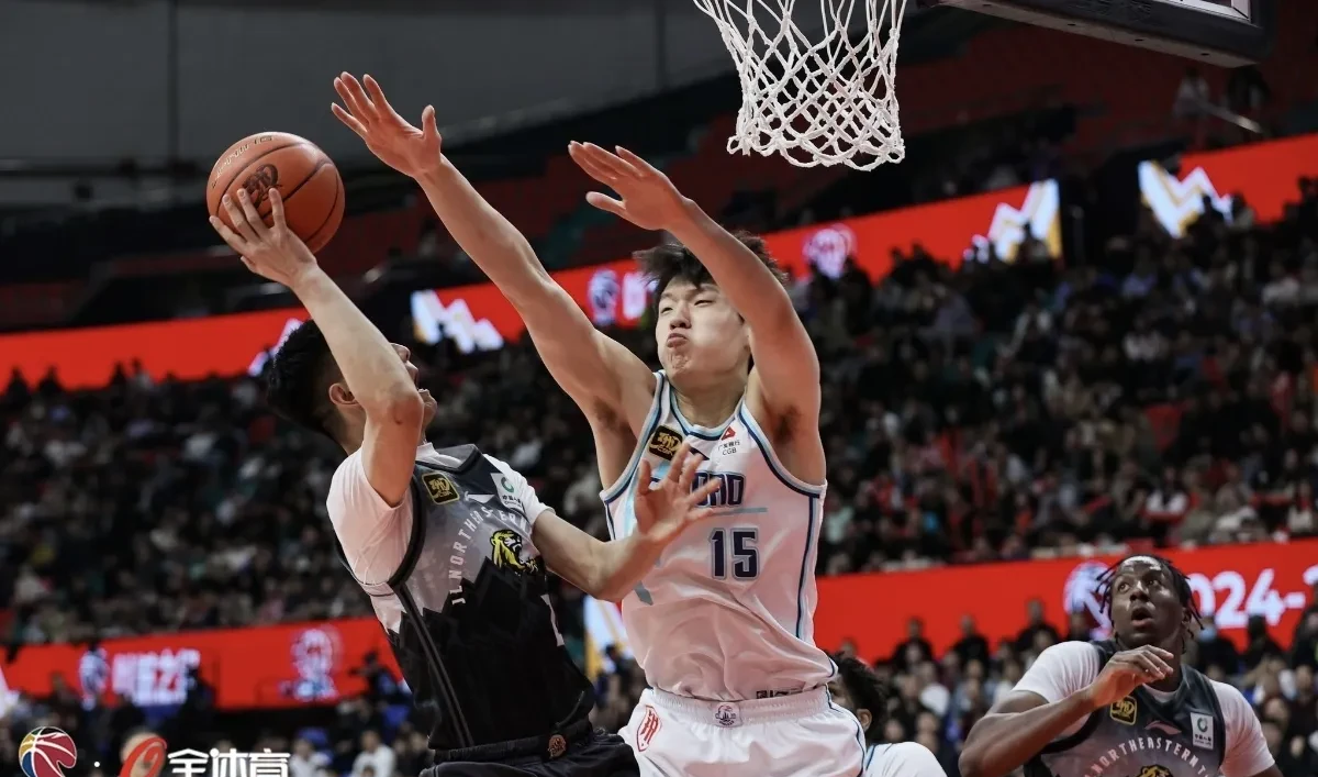 中国男篮险胜雄鹿B队,锡安制霸全场的简单介绍 中国男篮险胜雄鹿B队,锡安制霸全场的简单介绍