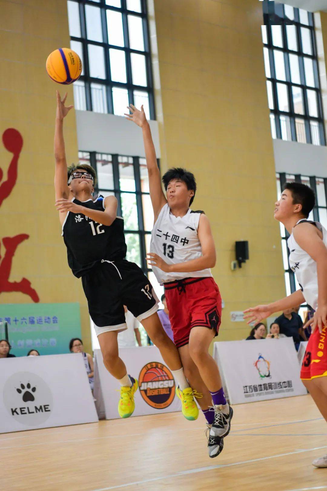 包含球员举办篮球夏令营,吸引众多青少年参与的词条 包含球员举办篮球夏令营,吸引众多青少年参与的词条