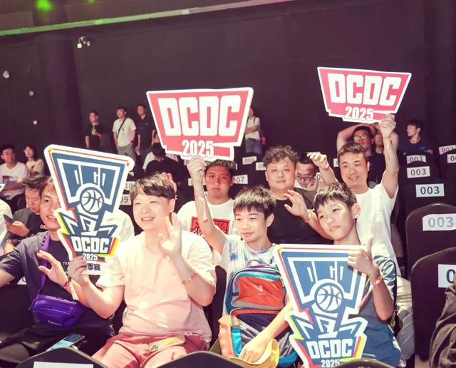 顶尖球队争夺荣耀,胜者屹立 顶尖球队争夺荣耀,胜者屹立