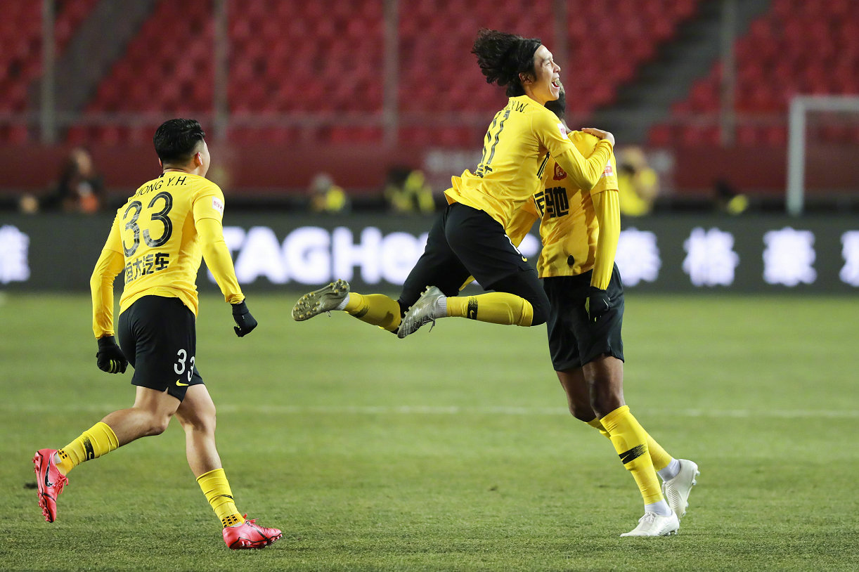 包含华夏遭遇恒大逆转,领先优势逐渐缩小的词条 包含华夏遭遇恒大逆转,领先优势逐渐缩小的词条