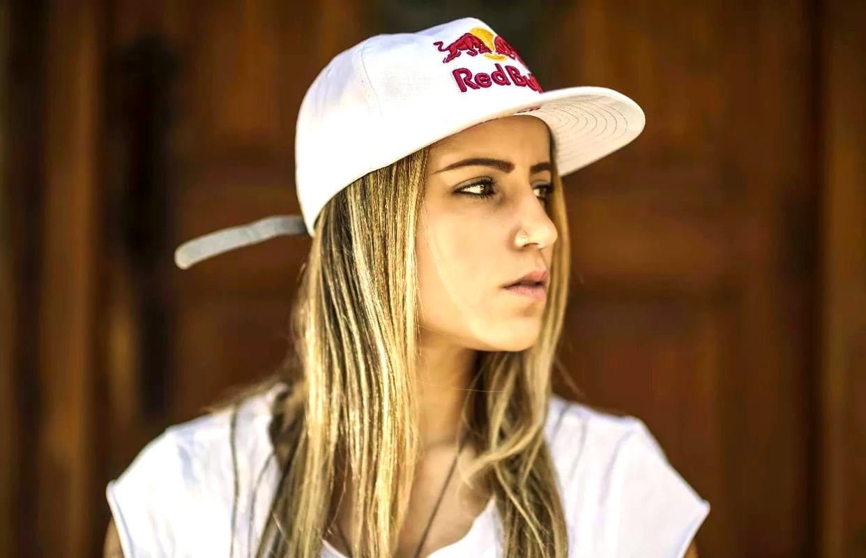 包含巴西运动员突破个人极限获得好成绩的词条