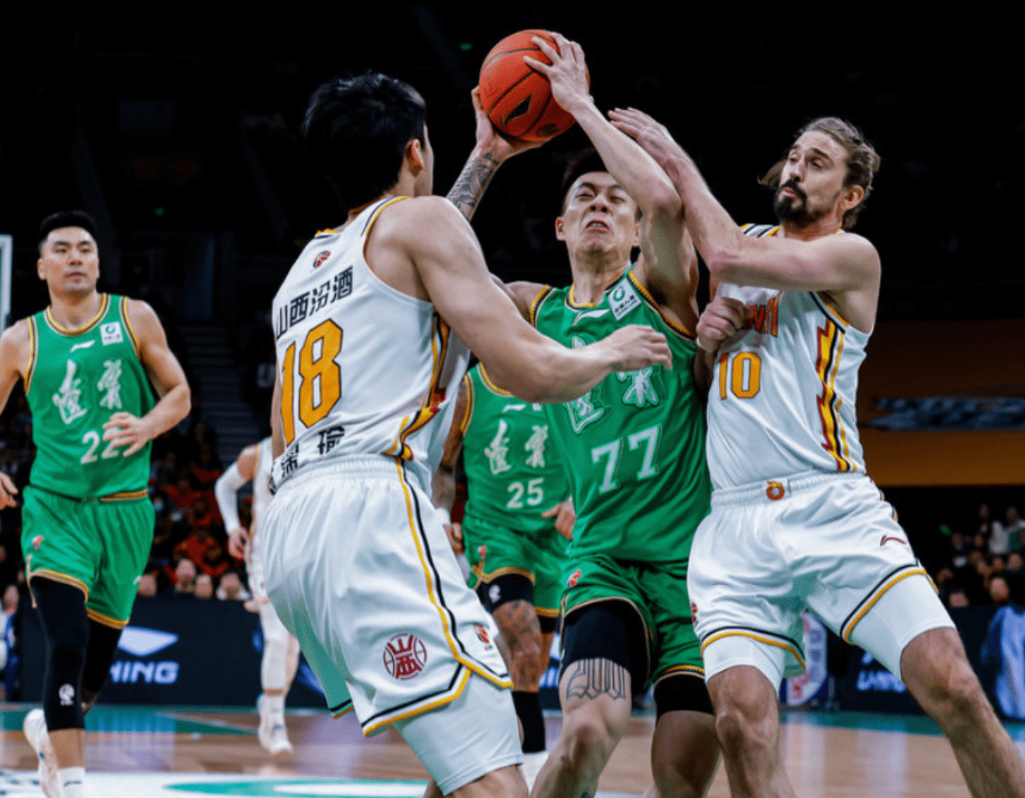 关于山西队轻取马刺，张镇麟高光表现的信息