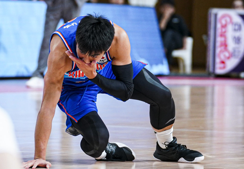 关于山西队轻取马刺，张镇麟高光表现的信息