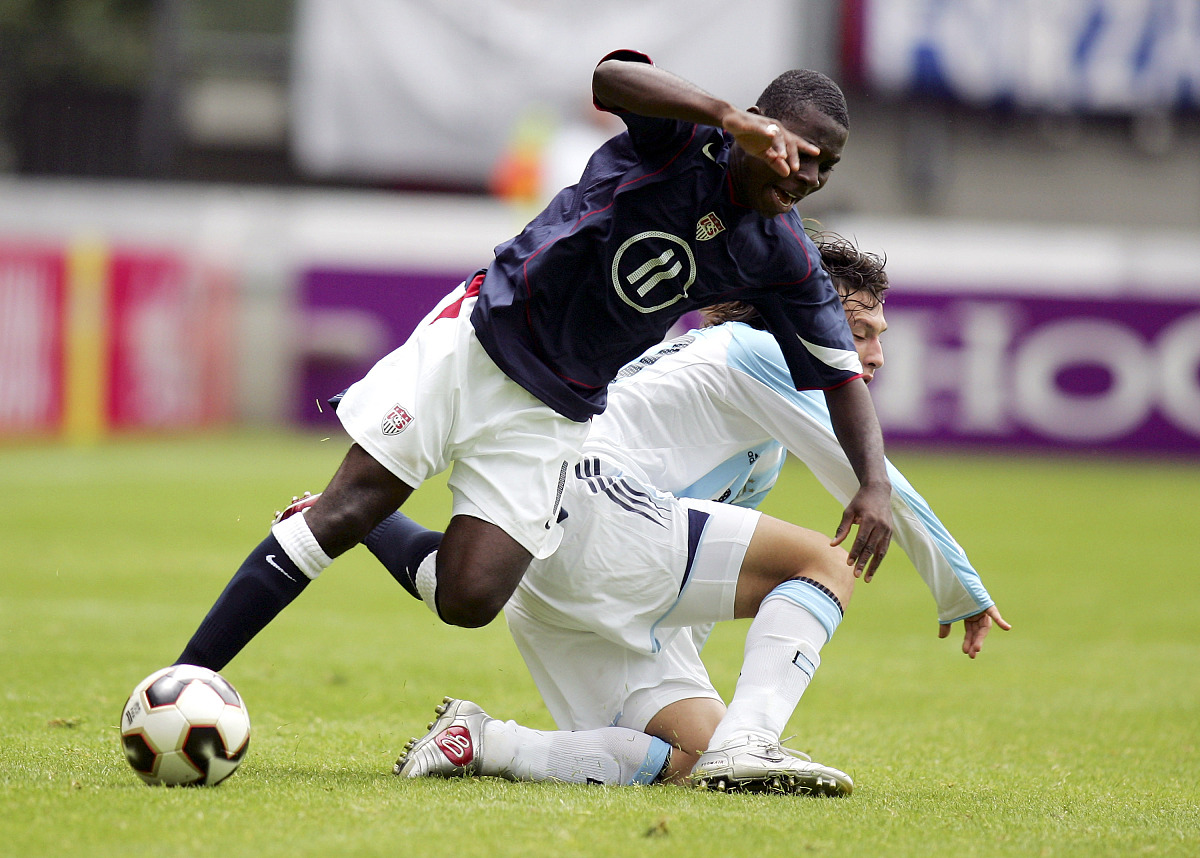 奥地利轻取巴萨，门迪点燃赛场的简单介绍