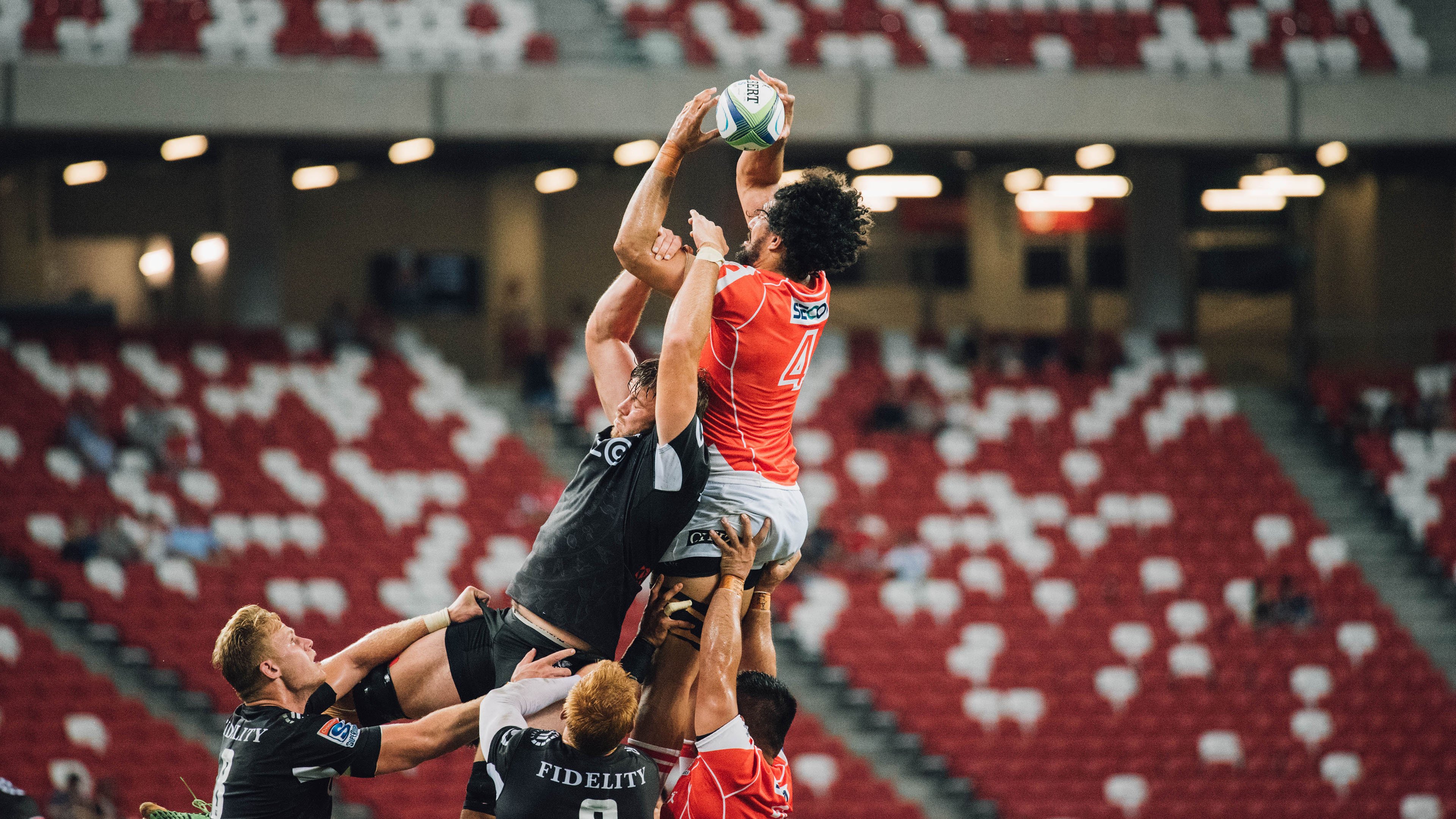 西甲国家德比之夜，塔图姆成为全场焦点，跨界传奇的诞生