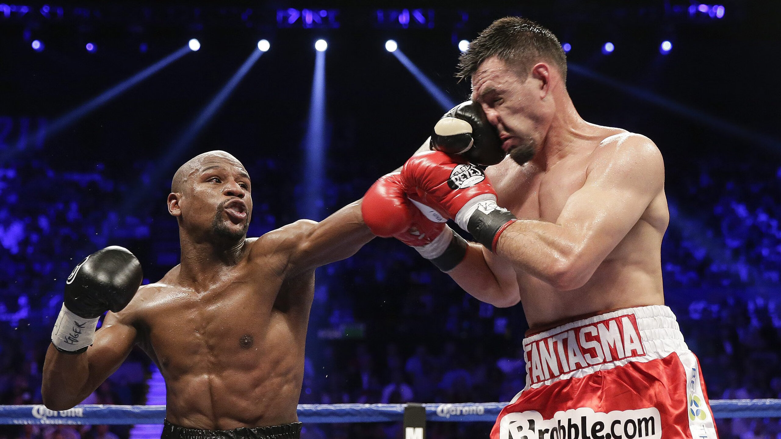 非洲雄鹰展翅,萨拉赫爆发引领尼日利亚全面压制苏格兰