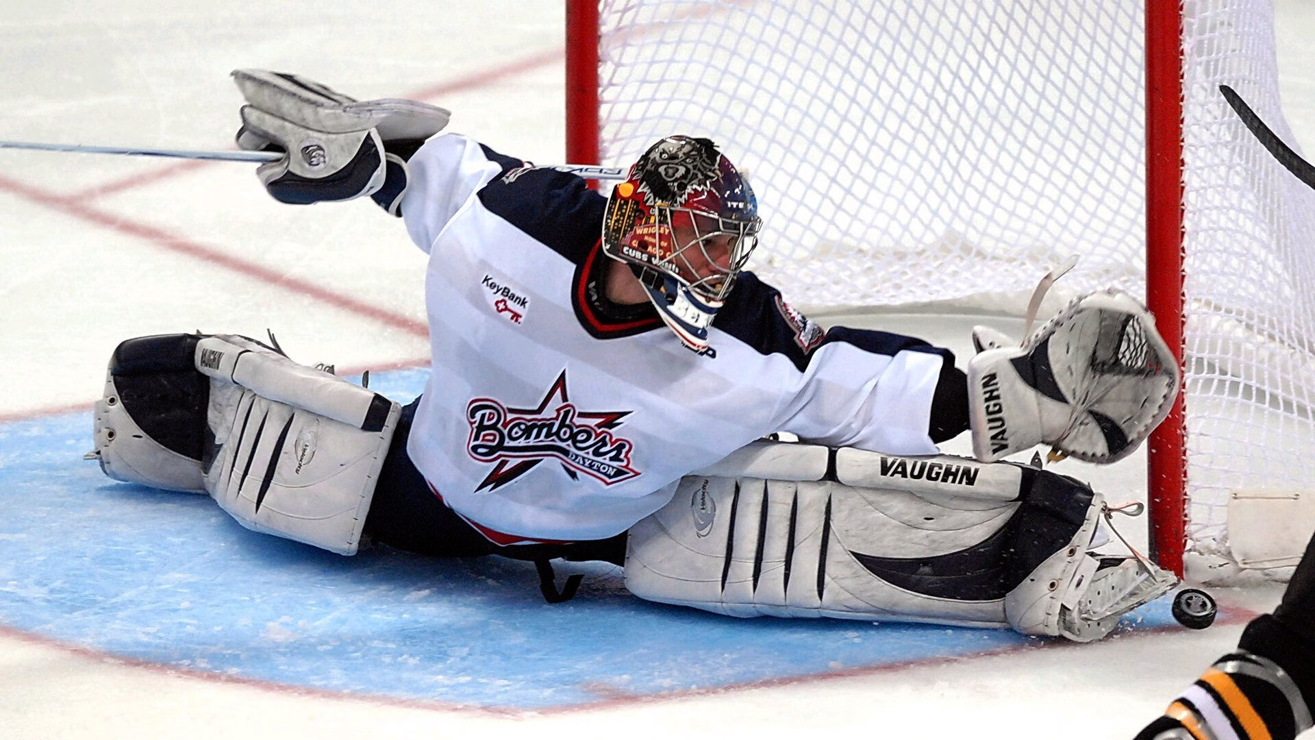 爱德华兹关键回合不手软，雄鹿轻取雷霆