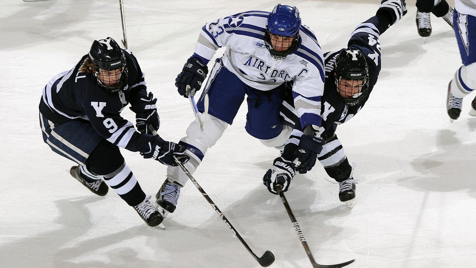 黄蜂封锁独行侠，库里攻防两端统治